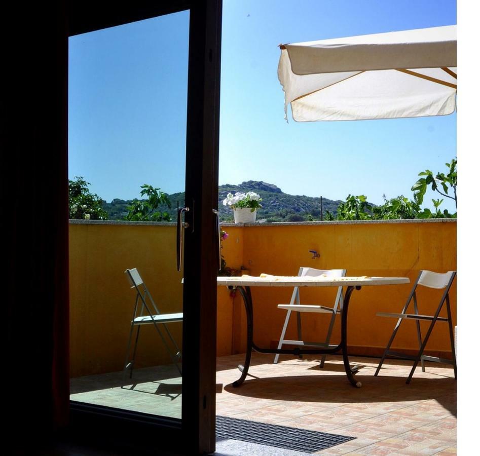 Casa Duminicheddha, Mare E Relax In Gallura Bassacutena Exterior foto